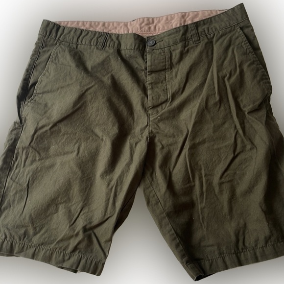 Green Khaki shorts 36 - Picture 2 of 5